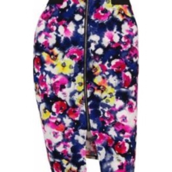 Flora Print Pencil Skirt - Picture 4 of 8